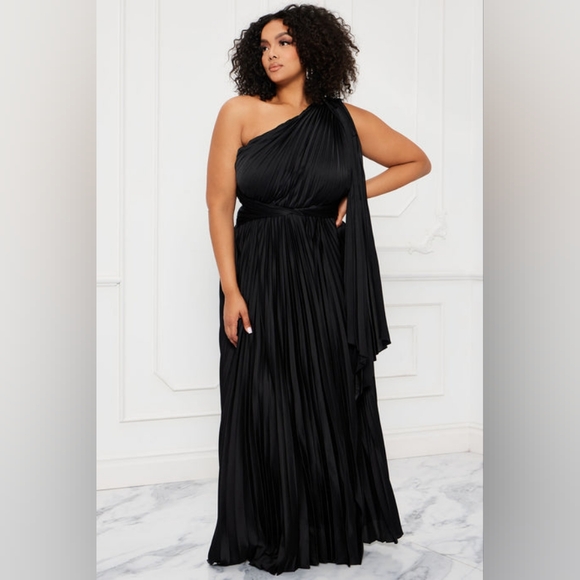 Fashion Nova Dresses & Skirts - NWT - Fashion Nova Elegant Black One-Shoulder Maxi Dress